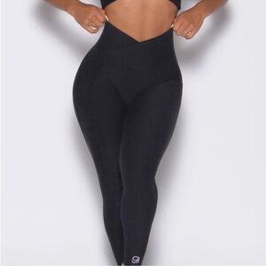 Bombshell Black Cross Waist Scrunch Butt Leggings w/ Pockets
